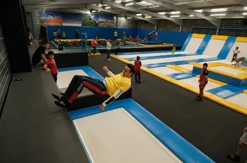 Trampoline Parc de Loisirs